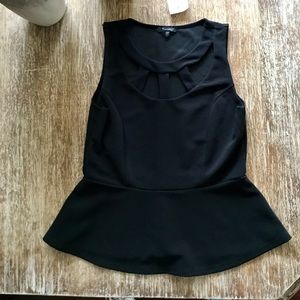NWT MONTEAU TOP 🛍